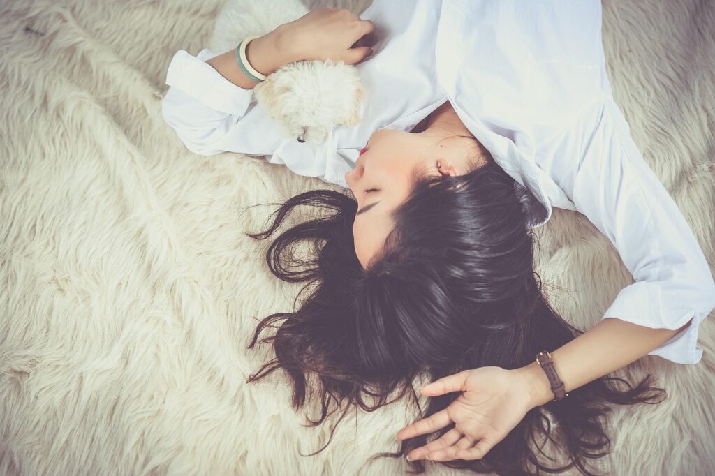 Sleep and Weight Loss. Welltechie