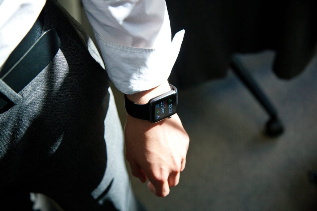 How blue light affects sleep. Welltechie