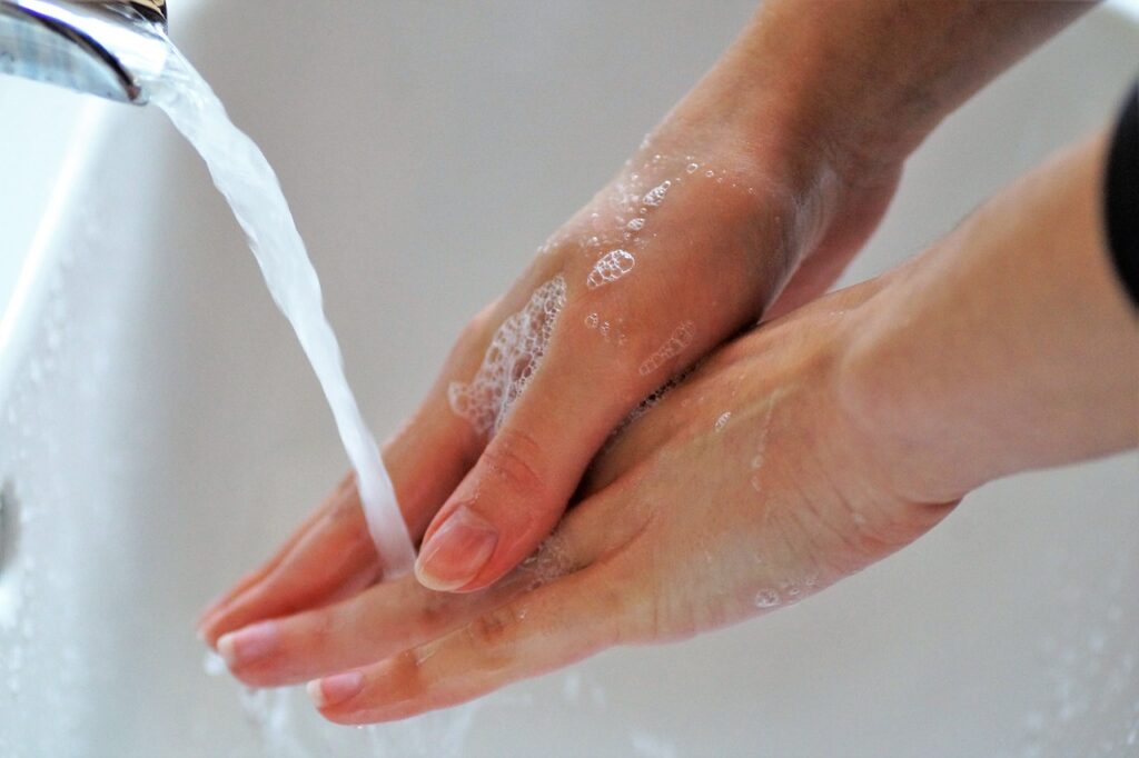 washing hands 4940196 1280